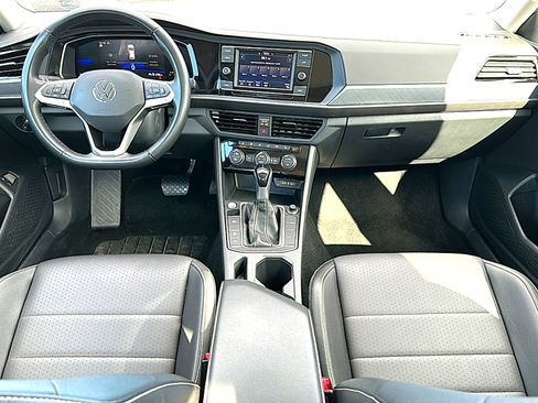 Used 2024 Volkswagen Jetta SE image 20