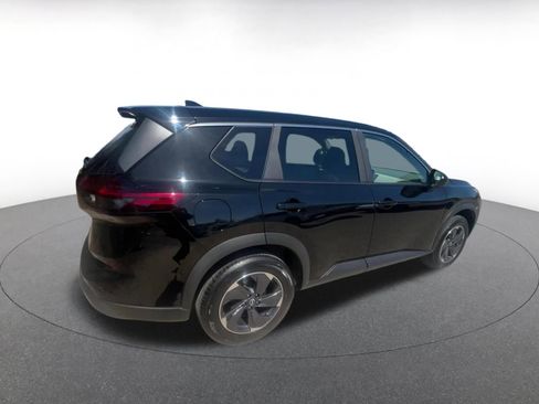 Used 2025 Nissan Rogue SV FWD image 14