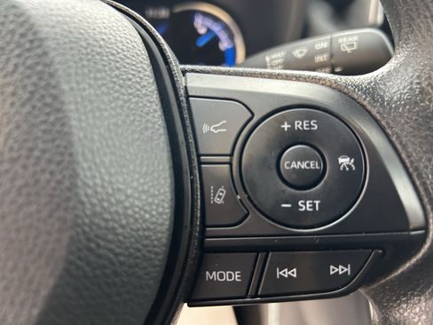 Certified 2025 Toyota RAV4 LE image 28