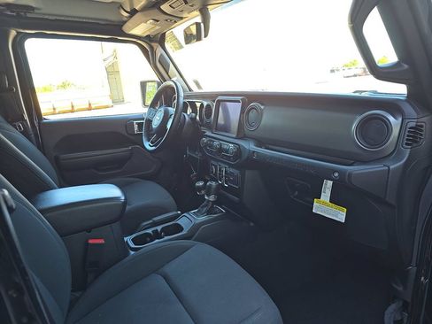 Used 2023 Jeep Wrangler Unlimited w/ Dual Top Group AWD/4WD image 3