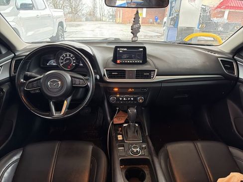 Used 2017 MAZDA MAZDA3 Touring image 5