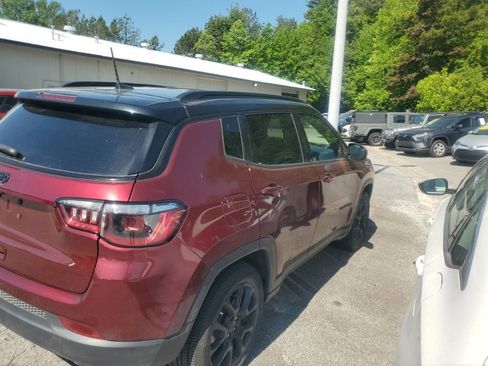 Used 2022 Jeep Compass Latitude w/ Convenience Group AWD/4WD image 6