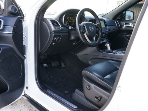 Used 2019 Jeep Grand Cherokee Limited image 13