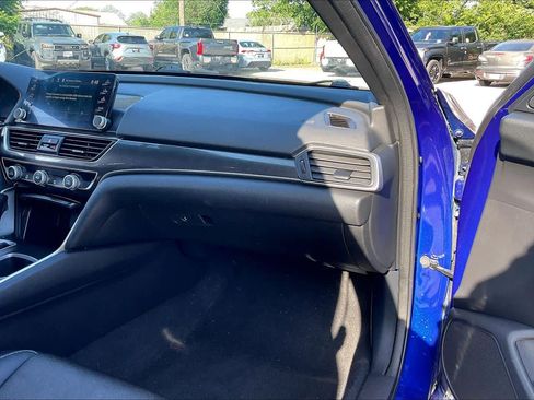 Used 2018 Honda Accord Sport image 18