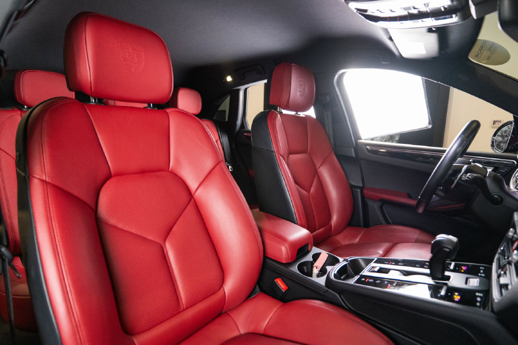 Certified 2023 Porsche Macan S AWD/4WD image 18