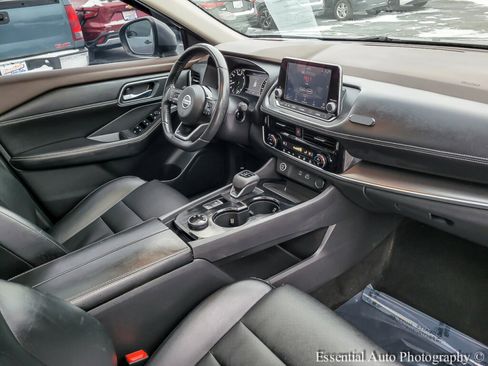 Used 2021 Nissan Rogue SV w/ Premium Package image 34