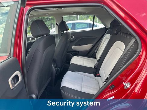 Used 2025 Hyundai Venue SEL FWD image 20