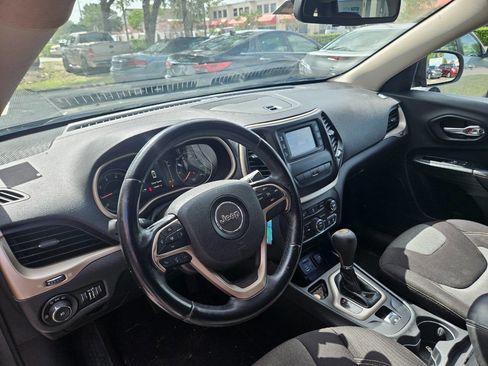 Used 2014 Jeep Cherokee Latitude image 20