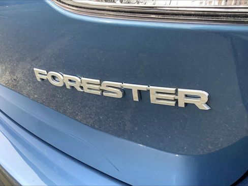 Certified 2023 Subaru Forester Limited image 9