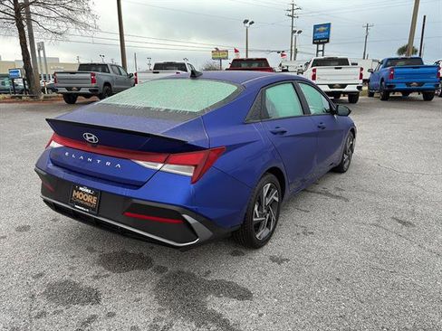 Used 2025 Hyundai Elantra Sport image 7