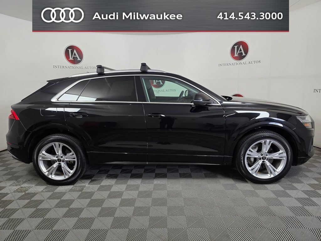 Used 2023 Audi Q8 Premium w/ Convenience Package AWD/4WD image 3