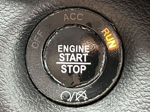 Used 2019 Jeep Cherokee Limited AWD/4WD image 33