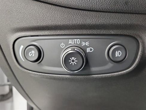 Used 2021 Chevrolet Equinox LT w/ Driver Convenience Package image 21