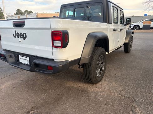 New 2026 Jeep Gladiator Sport image 15