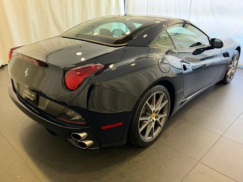 Used 2010 Ferrari California RWD image 9