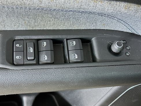 Used 2022 Jeep Compass Latitude image 15