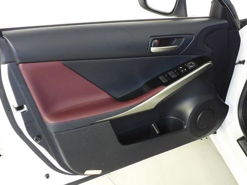 Used 2018 Lexus IS 300 RWD image 11