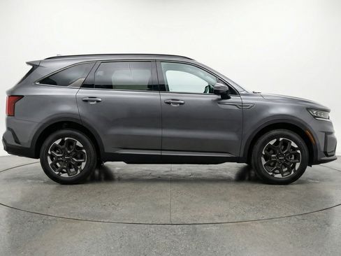 Used 2024 Kia Sorento S AWD/4WD image 11
