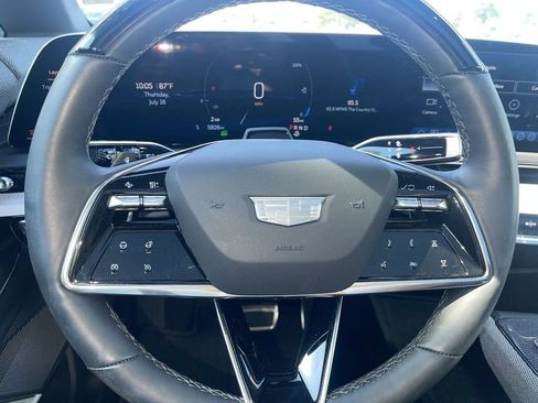 Certified 2025 Cadillac Optiq Sport 1 w/ LPO, ONYX Package AWD/4WD image 11