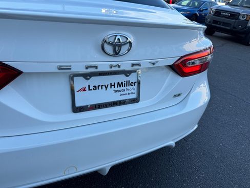 Used 2020 Toyota Camry SE FWD image 24