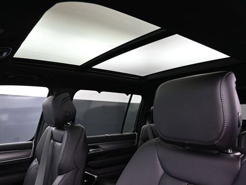 New 2026 Jeep Grand Wagoneer Limited AWD/4WD image 23