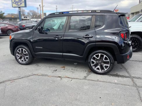 Used 2015 Jeep Renegade Latitude w/ Popular Equipment Group image 17