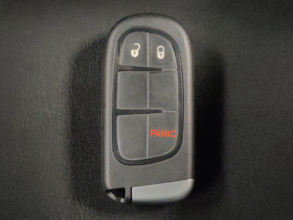 Used 2019 Jeep Cherokee Latitude Plus FWD image 32