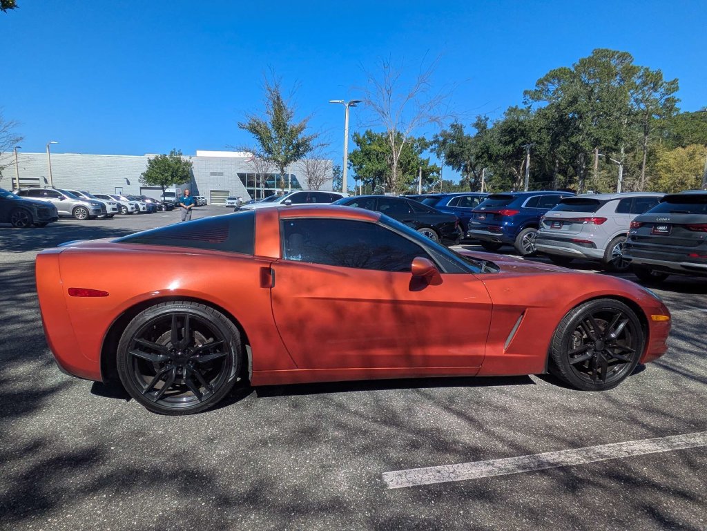 Used 2005 Chevrolet Corvette Coupe w/ Preferred Equipment Group RWD image 2