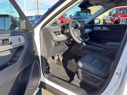 New 2026 Ford Explorer Active w/ Active Comfort Package image 10