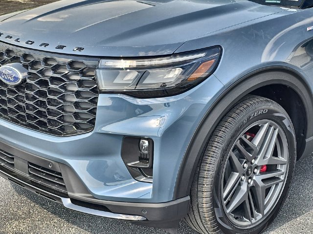 New 2026 Ford Explorer ST-Line w/ ST-Line Street Pack RWD image 10