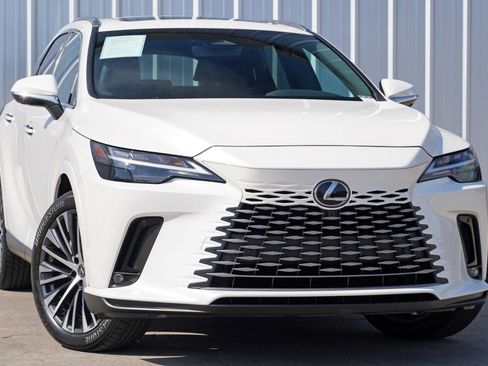 Used 2024 Lexus RX 350 Premium w/ Accessory Package (Z1) image 4