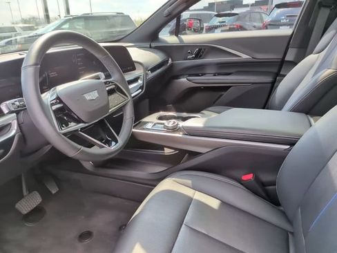 Used 2024 Cadillac Lyriq Sport image 17