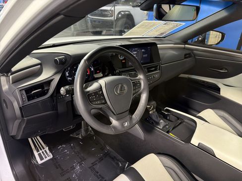 Used 2024 Lexus ES 350 F Sport w/ Accessory Package (Z2) image 21