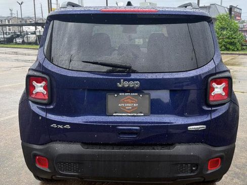 Used 2019 Jeep Renegade Latitude AWD/4WD image 4