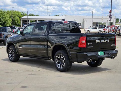 Used 2025 RAM 1500 Laramie AWD/4WD image 3