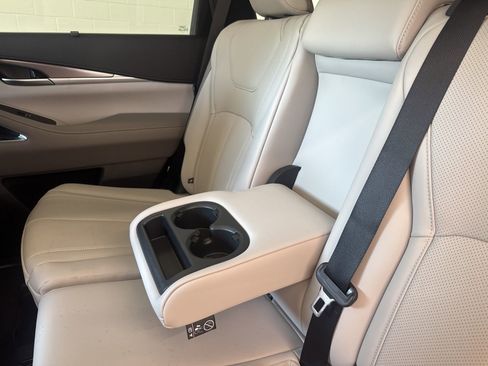 New 2026 INFINITI QX60 Luxe w/ Family Package image 31
