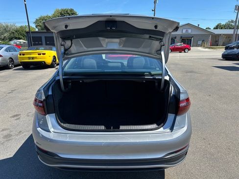 Used 2024 Volkswagen Jetta S image 9