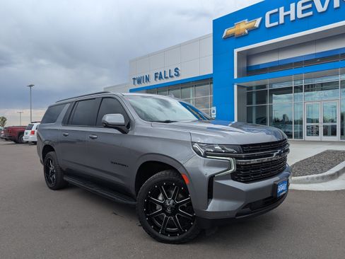 Used 2022 Chevrolet Suburban RST w/ Luxury Package AWD/4WD image 1