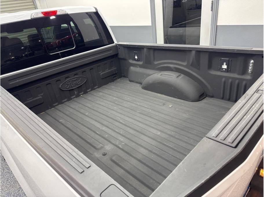 Used 2018 Ford F150 XLT w/ Equipment Group 302A Luxury AWD/4WD image 6