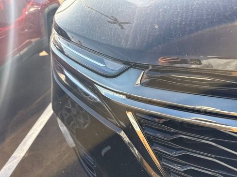 Used 2022 Chevrolet Equinox RS w/ Infotainment Package FWD image 13