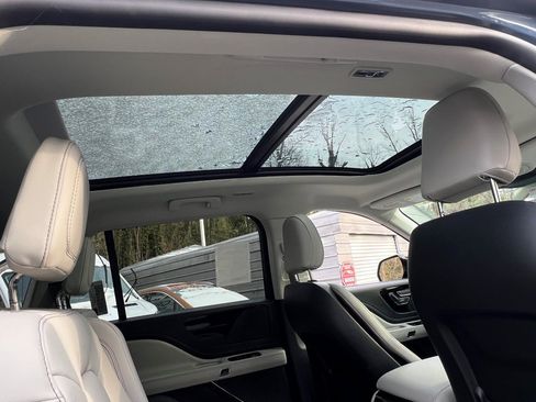 New 2026 Lincoln Aviator AWD w/ Jet Appearance Package image 11