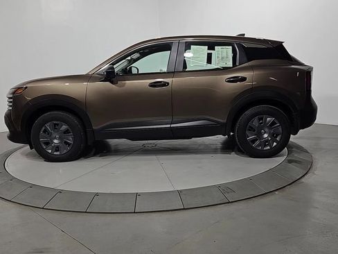 Certified 2025 Nissan Kicks S image 2