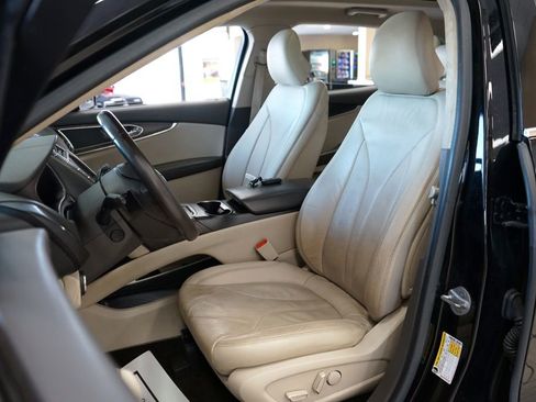 Used 2017 Lincoln MKX Reserve w/ Driver Assistance Package AWD/4WD image 2