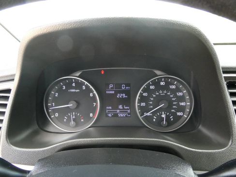 Used 2017 Hyundai Elantra SE FWD image 14