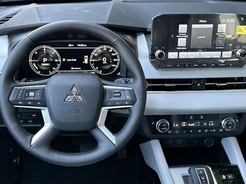 New 2025 Mitsubishi Outlander SEL image 15