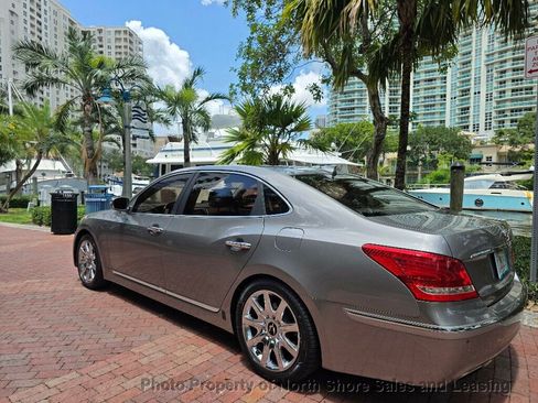 Used 2013 Hyundai Equus Signature RWD image 20