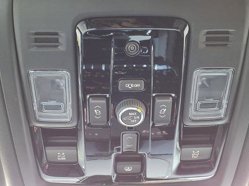 New 2026 GMC Yukon XL AT4 w/ AT4 Premium Package image 18