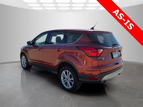 Used 2019 Ford Escape SE image 6