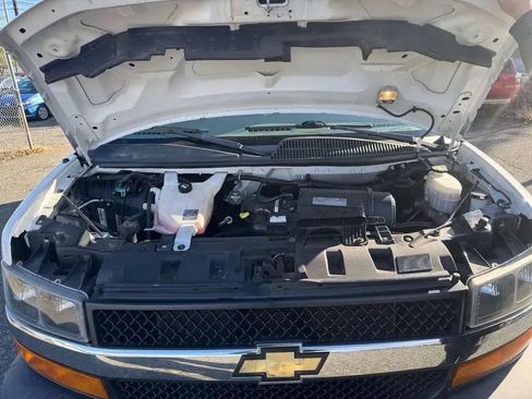 Used 2020 Chevrolet Express 3500 LT w/ LT Preferred Equipment Group image 29