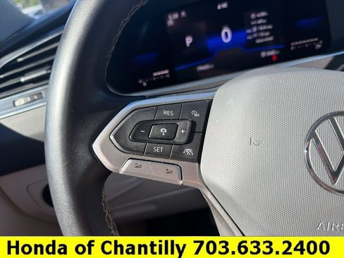 Used 2022 Volkswagen Tiguan SE AWD/4WD image 13